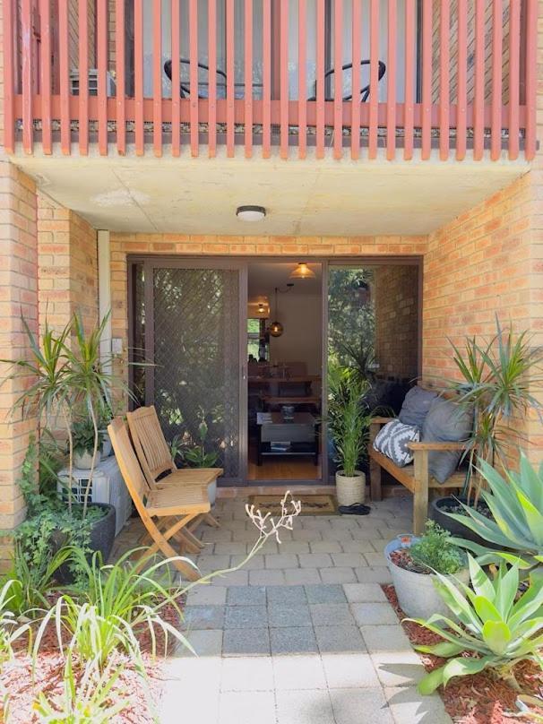 All The Comforts By The Lake Perth Esterno foto