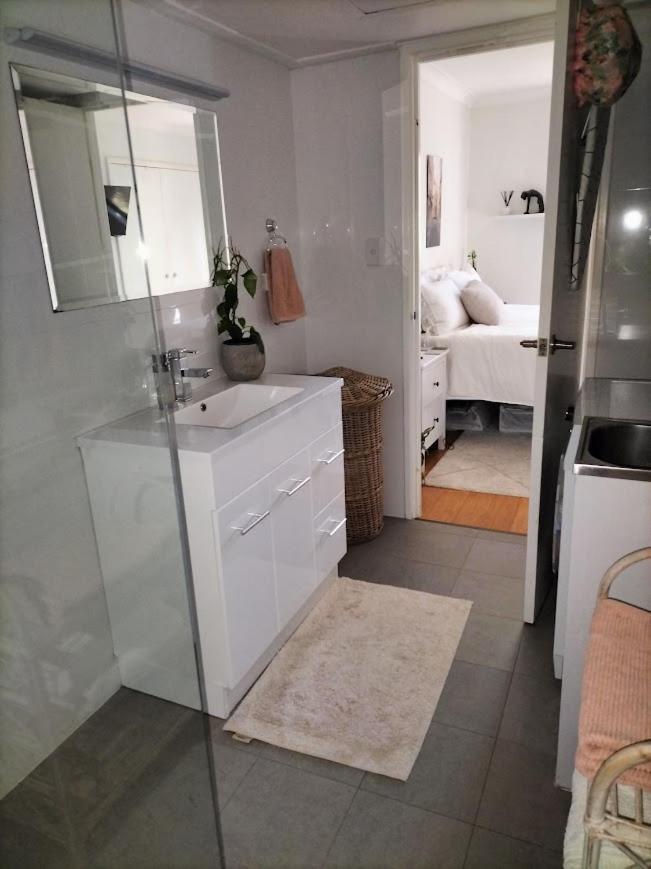 All The Comforts By The Lake Perth Esterno foto
